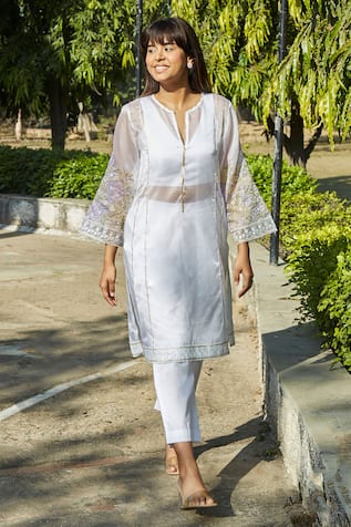 Falling In Love Embroidered Kurta Pant Set 