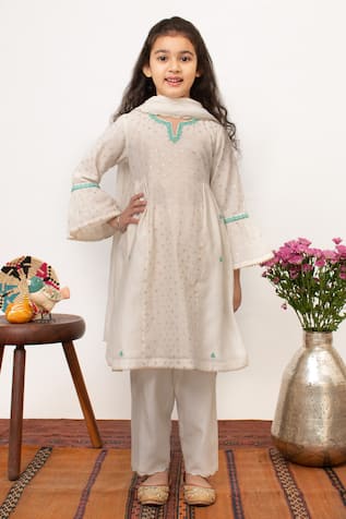 Boteh Chanderi Silk Floral Pattern Kurta Pant Set 