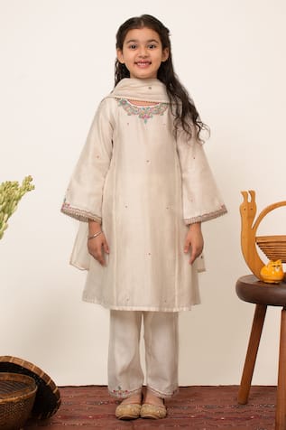 Boteh Chanderi Silk Placement Embroidered Kurta Pant Set 