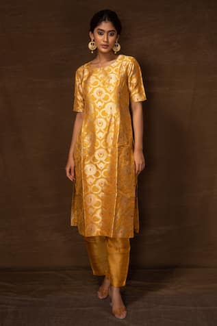 Shimmery Grey Short Kurti with Flared Palazzo | Utsav fashion, Dress,  Diwali dresses