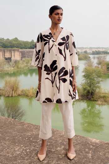 Kharakapas Loras Lino Print Tunic & Trouser Set 