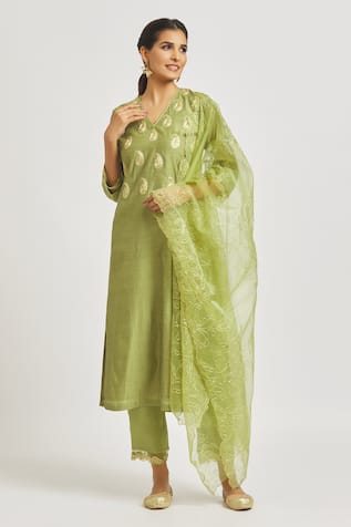 Asaga Paisley Embroidered Kurta Pant Set 