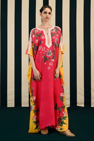 Swati Vijaivargie Flowery Garden Print Kaftan 