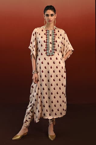 Swati Vijaivargie Chameli Paisley Print Kaftan With Dhoti Pant 