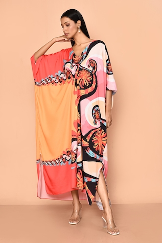 Naintara Bajaj Abstract Digital Pattern Kaftan