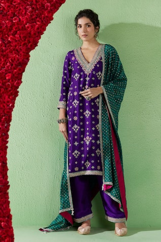 Mrunalini Rao Bahaar Silk Resham Embroidered Kurta Set 