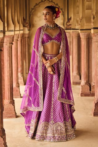 LASHKARAA Floral Brocade Pattern Lehenga Set 