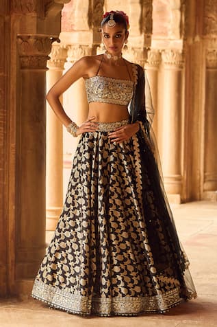 LASHKARAA Floral Bloom Brocade Pattern Lehenga Set 