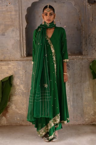 Deep Thee Zardozi Embroidered Panelled Kurta Set 