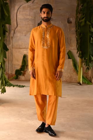 Deep Thee Zardozi Phool Placket Embroidered Kurta Set 