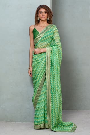 Rishi and Vibhuti Fishscale Printed Saree With Blouse 