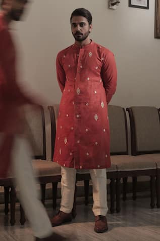 Ankita Lath Naitri Embroidered Kurta 