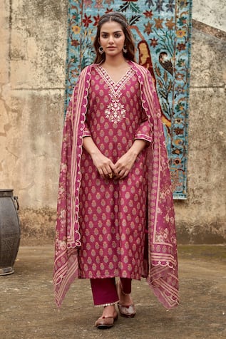 KARAJ JAIPUR Gota Patti Embroidered Kurta Pant Set 