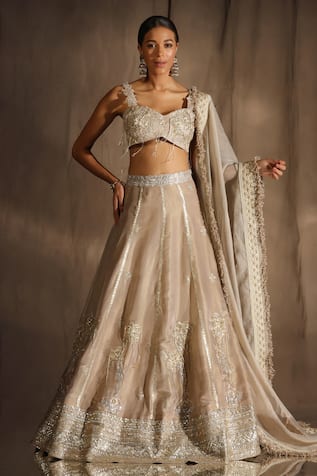 tara thakur Embroidered Blouse Bridal Lehenga Set 