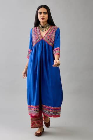 Kora Silk Geometric Embroidered Anarkali With Pant 