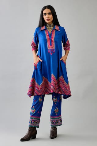 Kora Silk Asymmetric Embroidered Kurta With Pant 