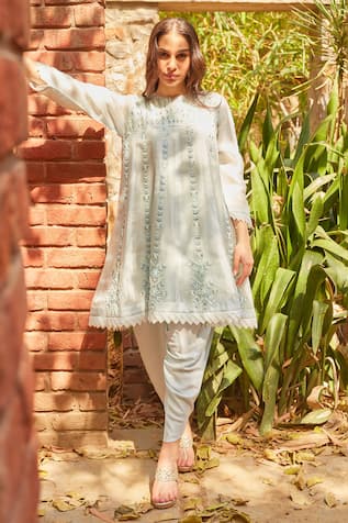 NIMA FASHIONS Embroidered Kurta & Dhoti Pant Set 