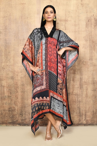 Naintara Bajaj Abstract Pattern Kaftan With Inner