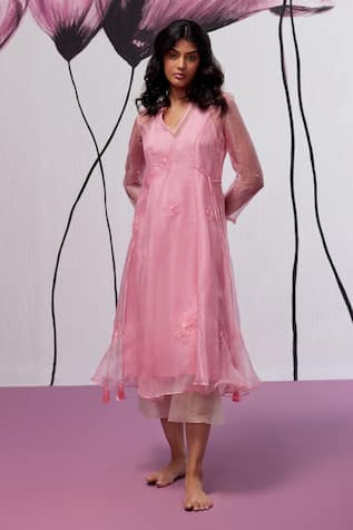 Thread Embroidered Kurta Pant Set 