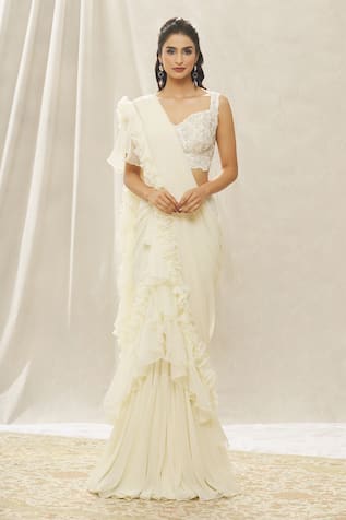 Sonal mehrotra Kapoor ❤ | Saree designs party wear, Fashion designing  blouse, Sarees for girls