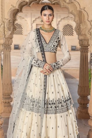 PREEVIN Foliage Floral Embroidered Lehenga Set 