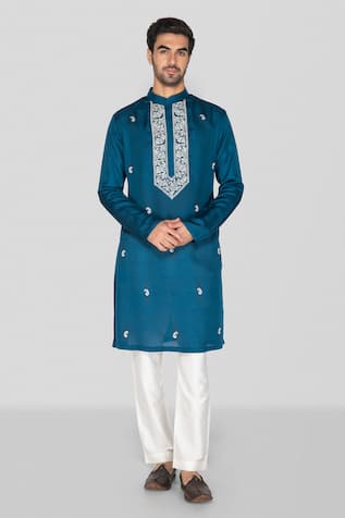 Sanjev Marwaaha Paisley Embroidered Kurta With Pant 