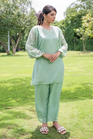 Label Lila Foliage Embroidered Kurta With Pant 