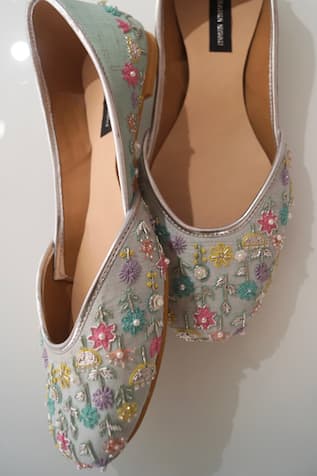 Julia Embroidered Juttis 