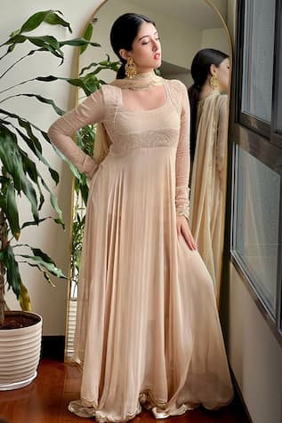 LABEL AISHWARYRIKA Dolce Chikankari Embroidered Yoke Mastani Anarkali Set 