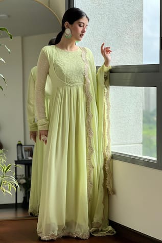 LABEL AISHWARYRIKA Gemma Chikankari Embroidered Yoke Mastani Anarkali Set 