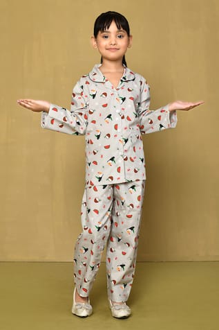 Toucan Print Night Suit 