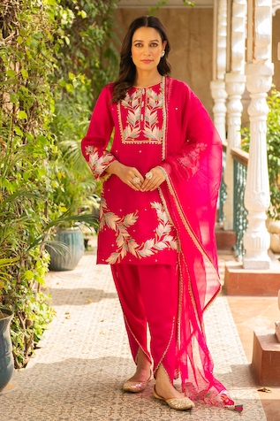 Buy Pink Handloom Chanderi And Raw Silk Embroidery Floral Notched Kurta Set  For Women by Vashisht Guru Dutt Online at Aza Fashions.