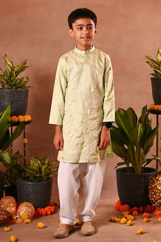 Floral Embroidered Kurta Set 