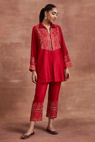 Sue Mue Lekh Embroidered Shirt & Pant Set 