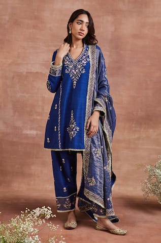 Sue Mue Ganika Floral Embroidered Kurta Set 