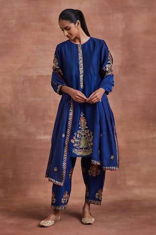 Sue Mue Malay Thread Embroidered Pintucked Kurta Set 