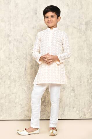 Amaryllis Thread Embroidered Kurta Set 