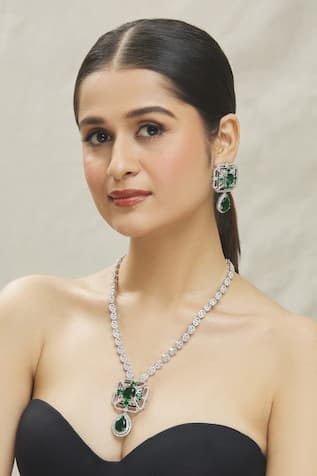Zircon Embellished Pendant Necklace Set 