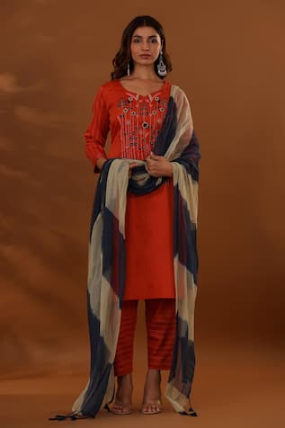 The Home Affair Floral Thread Embroidered Kurta Pant Set 