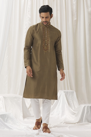 Alaya Advani Embroidered Placket Kurta With Pant