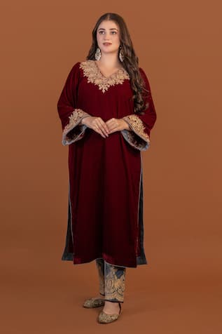 Daljit Sudan Kashmiri Embroidered Kurta & Pant Set 