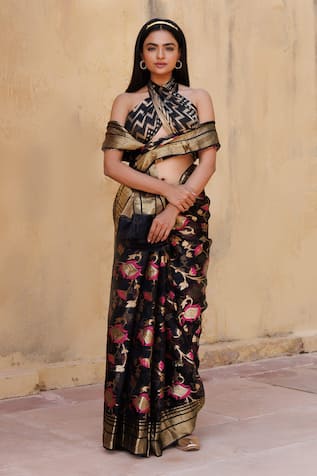 Geroo Jaipur Floral Pattern Saree With Unstitched Blouse Piece 