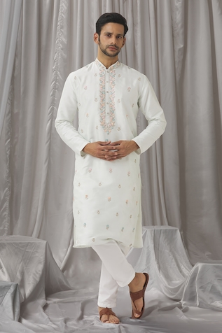 Alaya Advani Zari Floral Embroidered Kurta With Pant