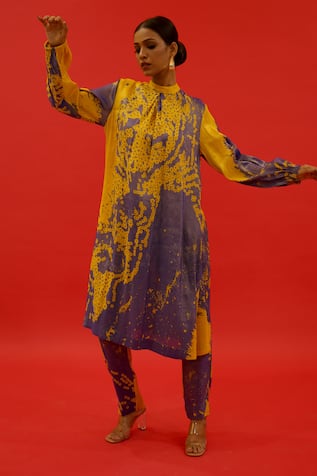 SAKSHAM & NEHARICKA Ebru Floral Hand Painted Kurta & Pant Set 