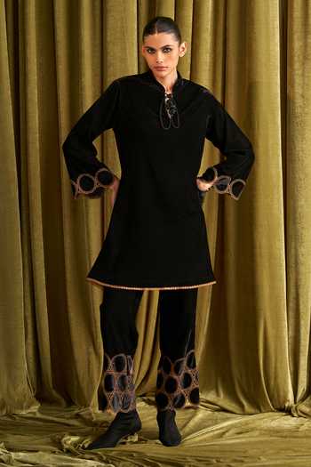 Qala Clothing Siena Velvet Kurta With Pant 