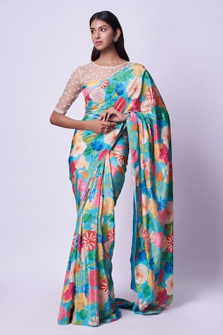 Kavitha Gutta Floral Pattern Saree With Embroidered Blouse 