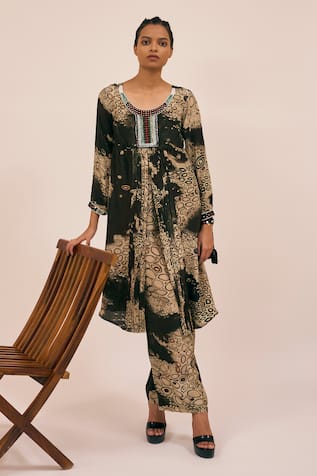 Amka Yucca Ripple Gaze Print Front Slit Kurta With Palazzo 