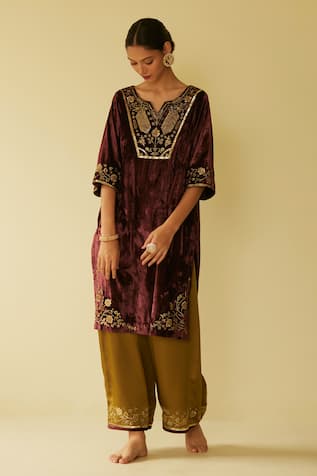 Sarang Kaur Meera Embroidered Kurta & Pant Set 