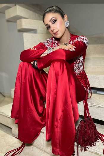 Plode Wave Pattern Embroidered Potli 