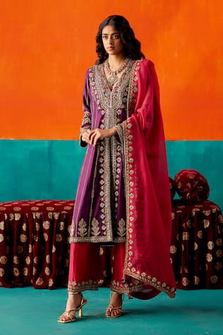 Aman Takyar Floral Hand Embroidered Kurta Set 